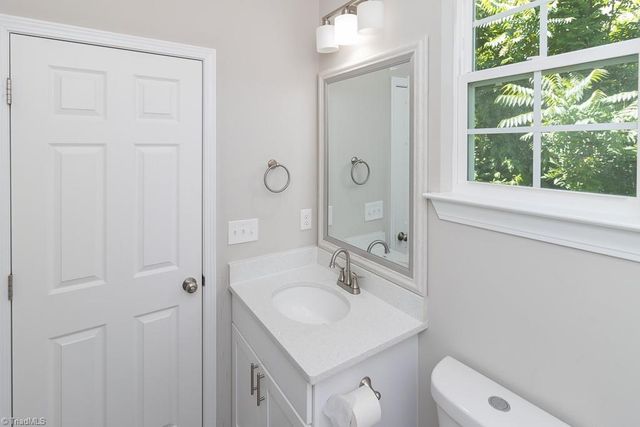 1329 Belleauwood Street, Winston-salem, NC 27107