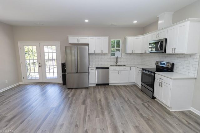 1329 Belleauwood Street, Winston-salem, NC 27107