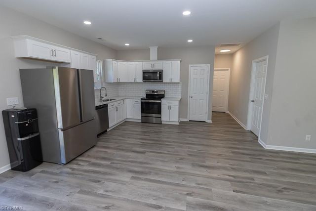 1329 Belleauwood Street, Winston-salem, NC 27107