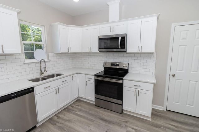 1329 Belleauwood Street, Winston-salem, NC 27107