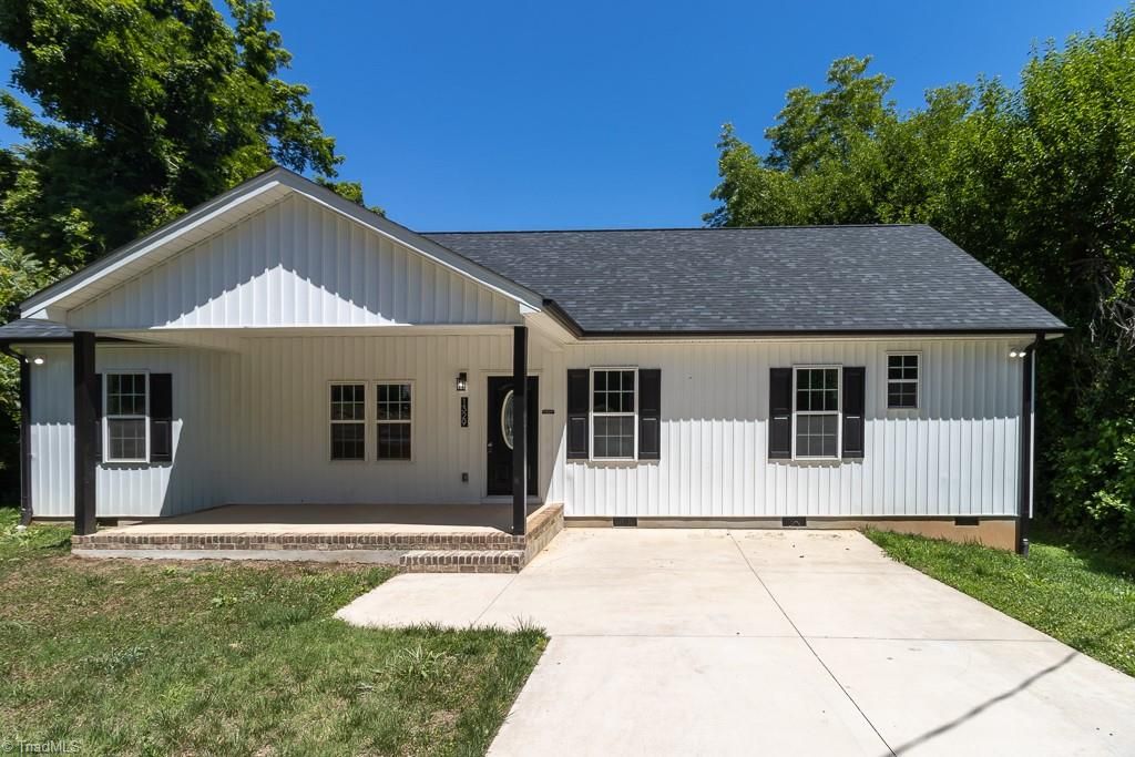 1329 Belleauwood Street, Winston-salem, NC 27107