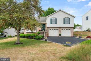 1431 E MAPLE ST, Palmyra, PA 17078