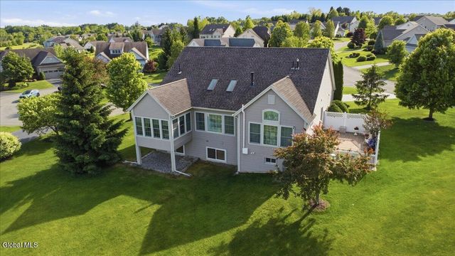 2 Camden Court, Halfmoon, NY 12118