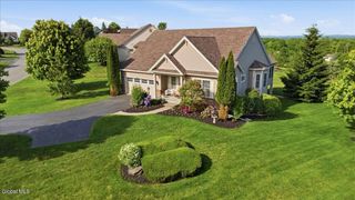 2 Camden Court, Halfmoon, NY 12118