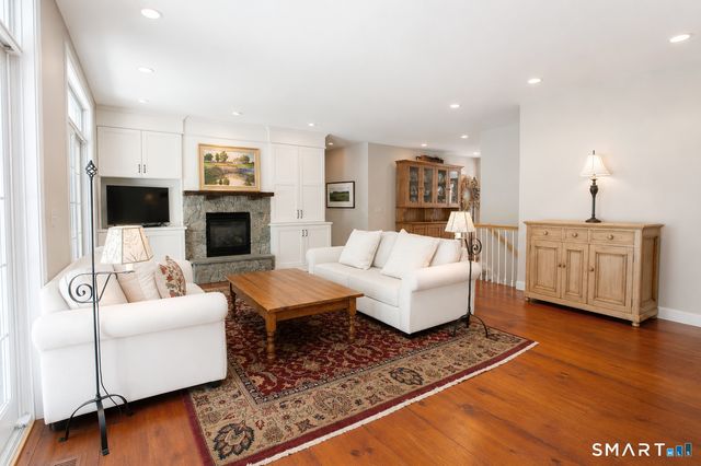 6 Ronan Way 6, Simsbury, CT 06070