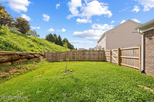 2116 Quail Ridge Dr, La Grange, KY 40031