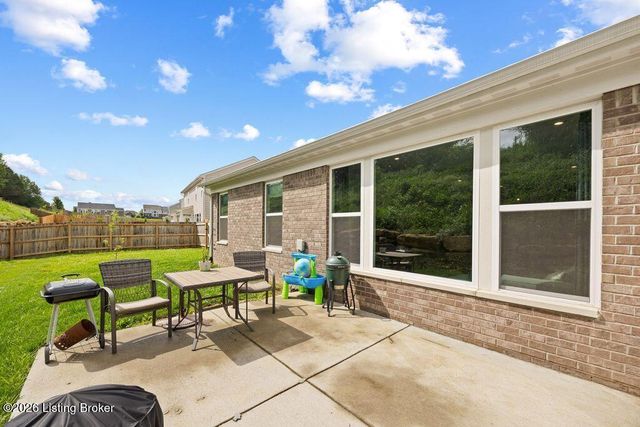 2116 Quail Ridge Dr, La Grange, KY 40031