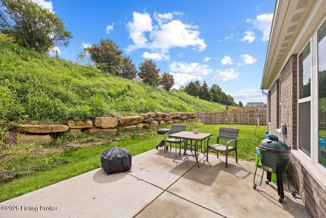 2116 Quail Ridge Dr, La Grange, KY 40031