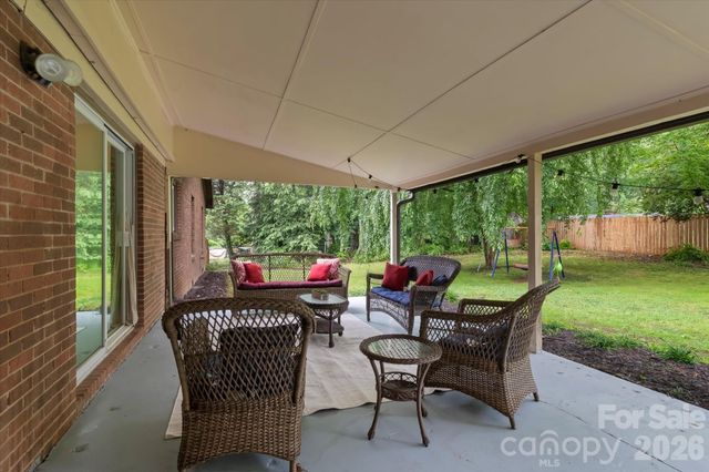 300 Brookmeade Drive, Statesville, NC 28625