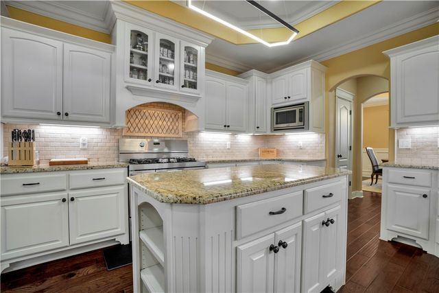 4200 NE Blue Spruce Avenue, Bentonville, AR 72712