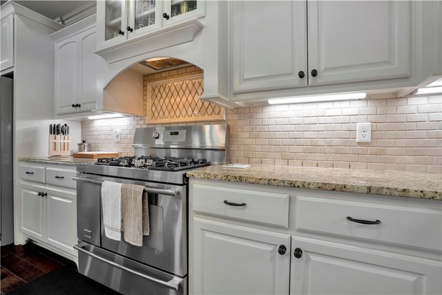 4200 NE Blue Spruce Avenue, Bentonville, AR 72712