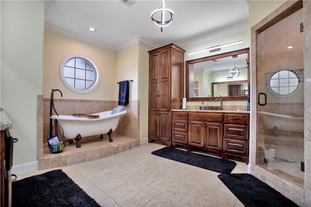 4200 NE Blue Spruce Avenue, Bentonville, AR 72712