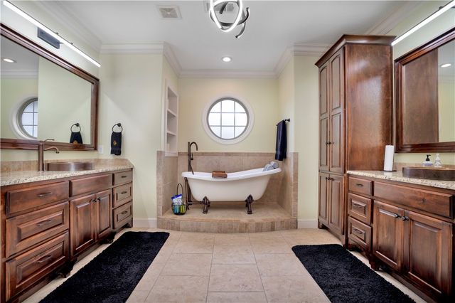 4200 NE Blue Spruce Avenue, Bentonville, AR 72712