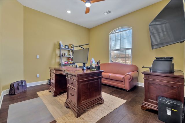 4200 NE Blue Spruce Avenue, Bentonville, AR 72712