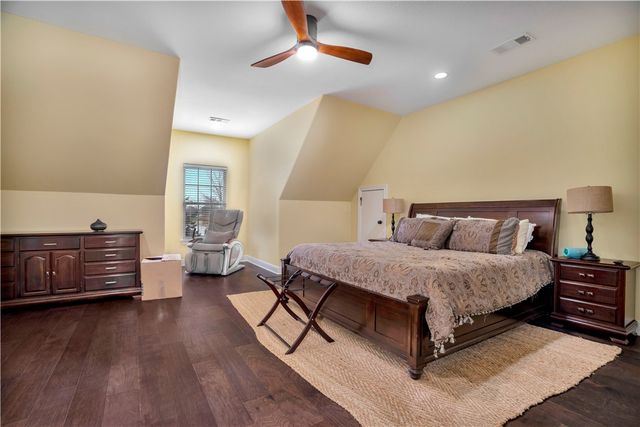 4200 NE Blue Spruce Avenue, Bentonville, AR 72712