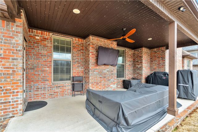 4200 NE Blue Spruce Avenue, Bentonville, AR 72712