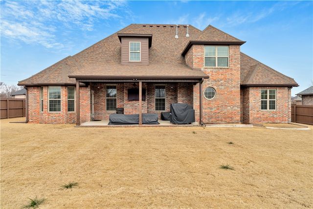 4200 NE Blue Spruce Avenue, Bentonville, AR 72712