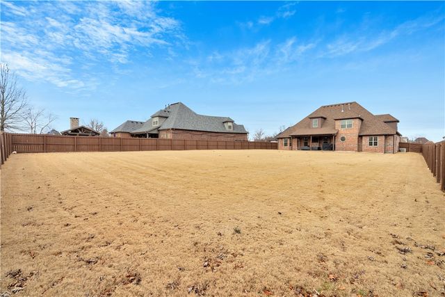 4200 NE Blue Spruce Avenue, Bentonville, AR 72712