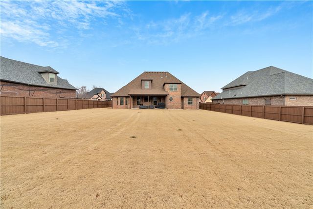 4200 NE Blue Spruce Avenue, Bentonville, AR 72712