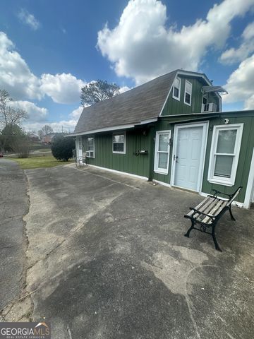 4 Sweetbriar Road, Newnan, GA 30263