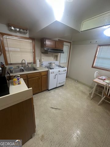 4 Sweetbriar Road, Newnan, GA 30263