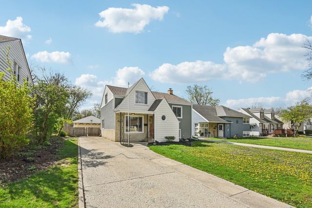 836 S Michigan Avenue, Villa Park, IL 60181