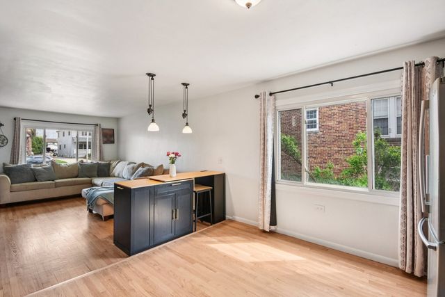 836 S Michigan Avenue, Villa Park, IL 60181