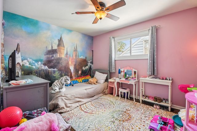 836 S Michigan Avenue, Villa Park, IL 60181