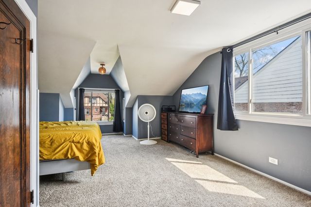 836 S Michigan Avenue, Villa Park, IL 60181