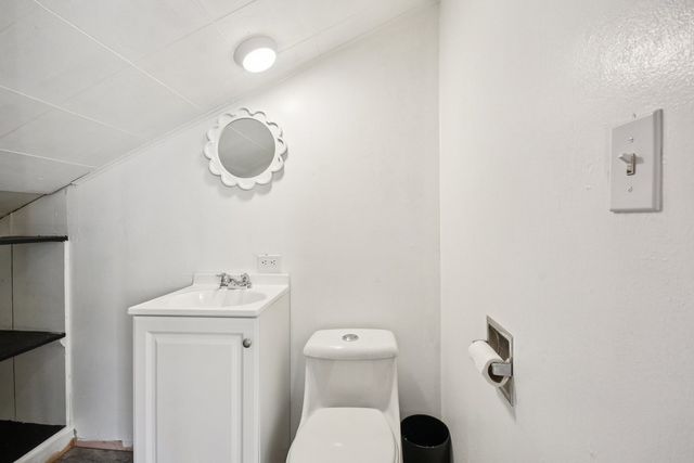 836 S Michigan Avenue, Villa Park, IL 60181