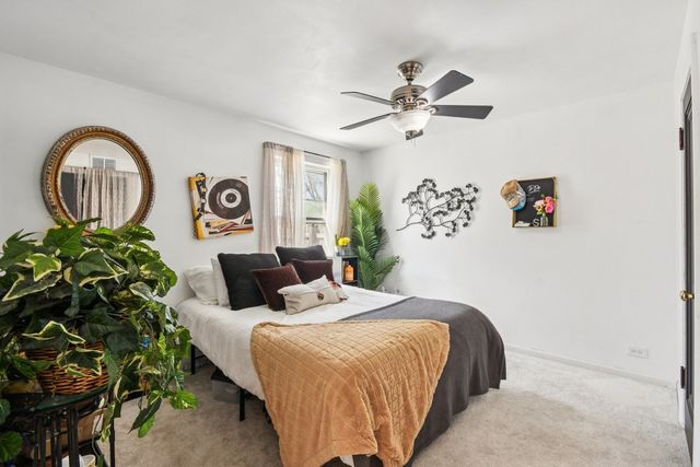 836 S Michigan Avenue, Villa Park, IL 60181