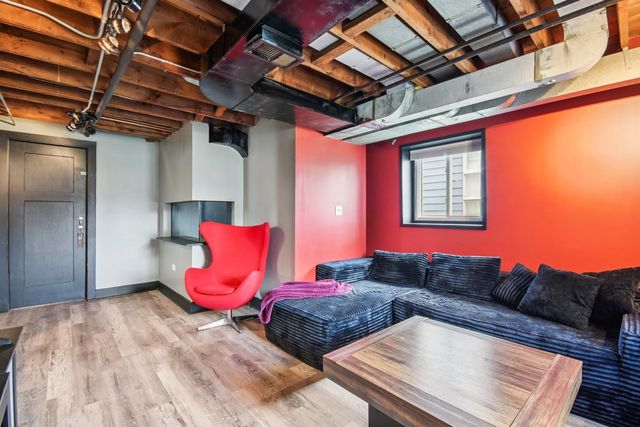 836 S Michigan Avenue, Villa Park, IL 60181