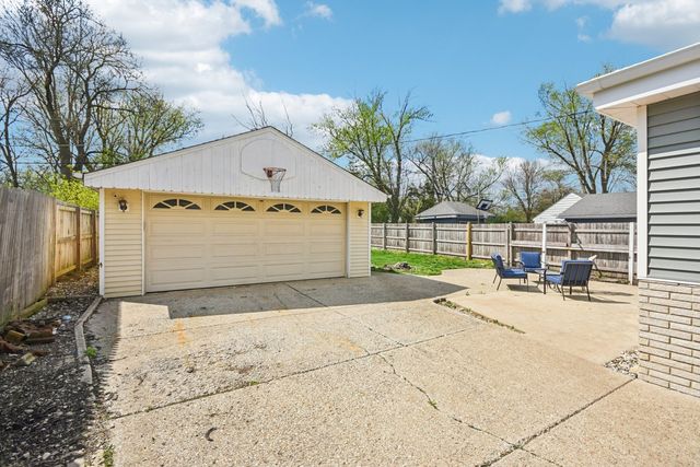 836 S Michigan Avenue, Villa Park, IL 60181