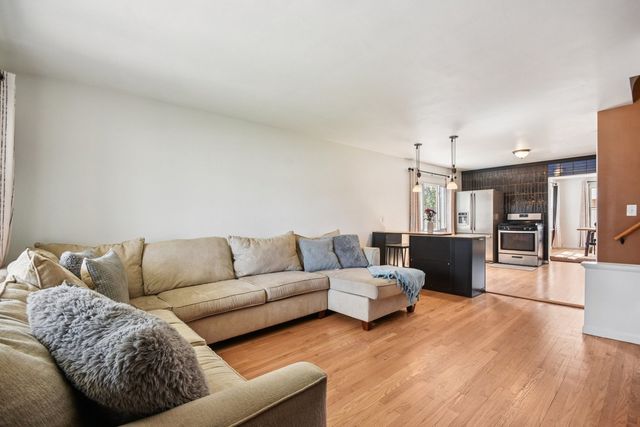 836 S Michigan Avenue, Villa Park, IL 60181