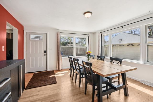 836 S Michigan Avenue, Villa Park, IL 60181