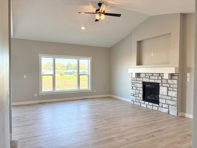 1762 LOYAL DRIVE, Neenah, WI 54956