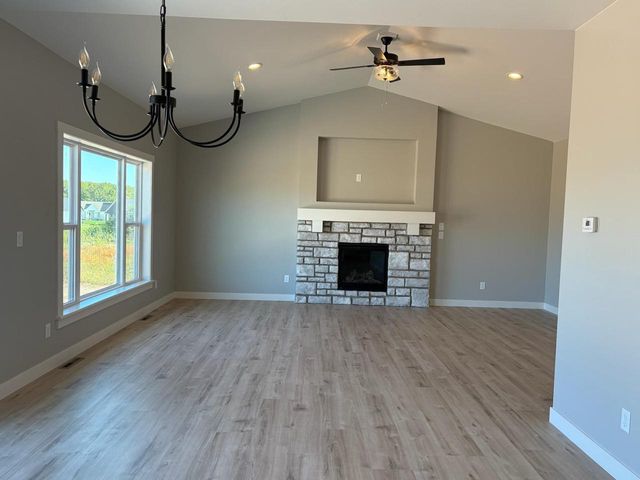 1762 LOYAL DRIVE, Neenah, WI 54956