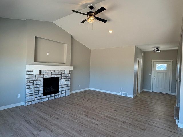 1762 LOYAL DRIVE, Neenah, WI 54956