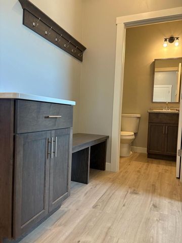 1762 LOYAL DRIVE, Neenah, WI 54956