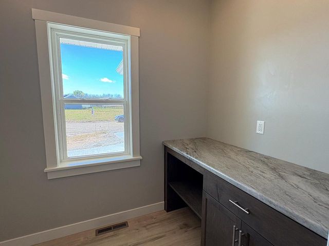 1762 LOYAL DRIVE, Neenah, WI 54956