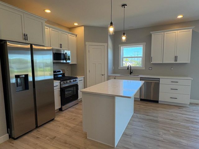 1762 LOYAL DRIVE, Neenah, WI 54956