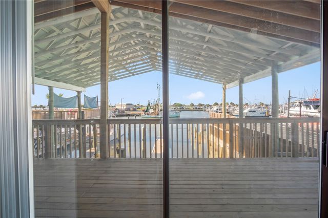 318 W Cotter Ave 2, Port Aransas, TX 78373
