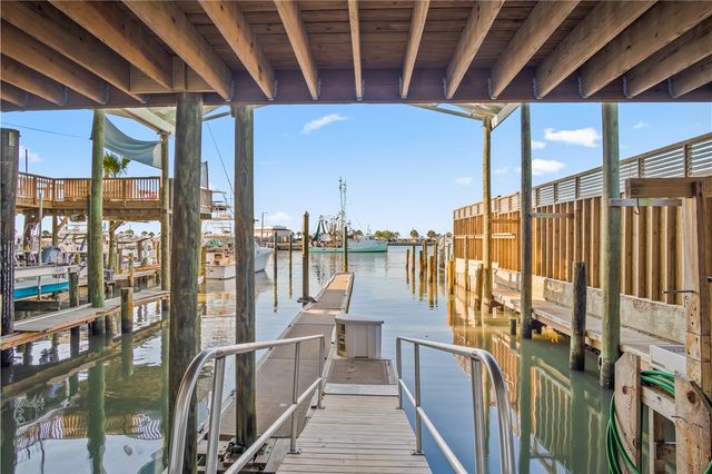 318 W Cotter Ave 2, Port Aransas, TX 78373