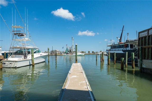 318 W Cotter Ave 2, Port Aransas, TX 78373