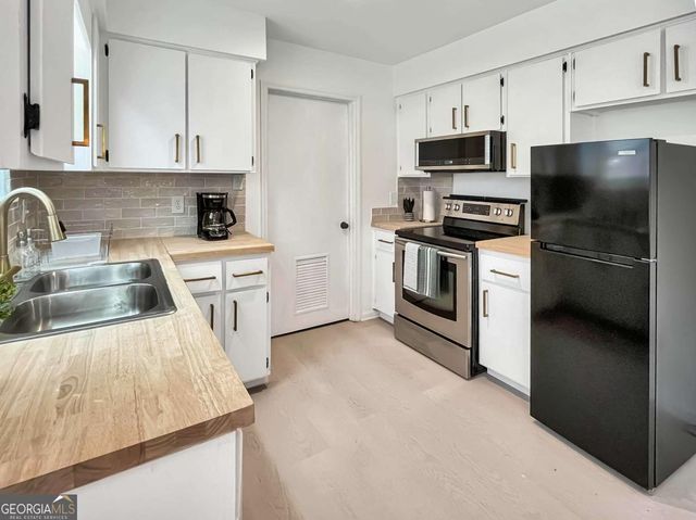 216 Pinecrest Place, Pooler, GA 31322