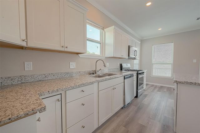 2730 Avenue D, San Leon, TX 77539