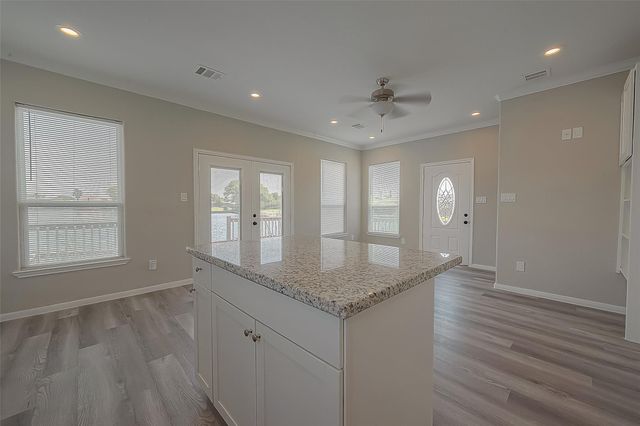 2730 Avenue D, San Leon, TX 77539