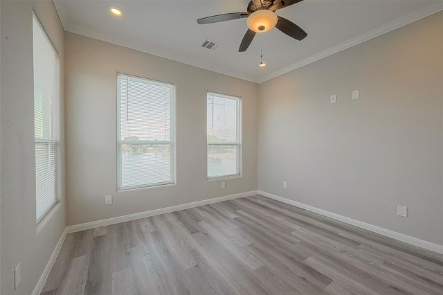 2730 Avenue D, San Leon, TX 77539