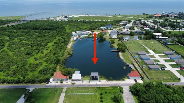2730 Avenue D, San Leon, TX 77539