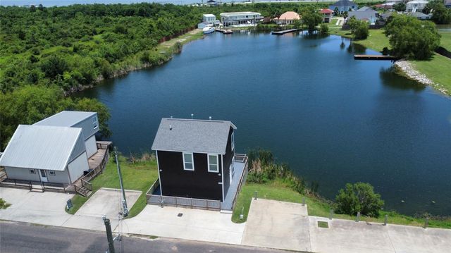 2730 Avenue D, San Leon, TX 77539